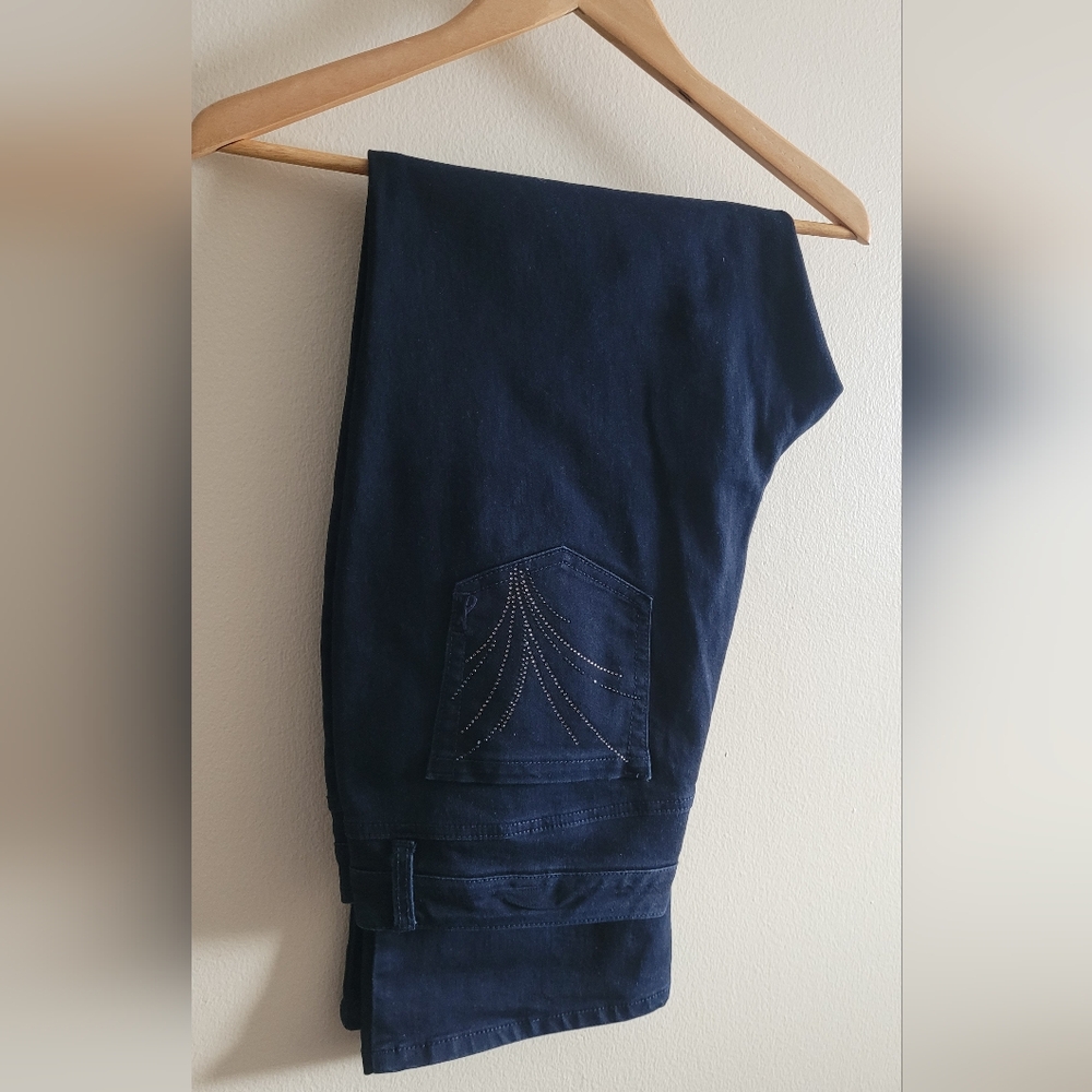 Jones New York Mercer Bootcut Denim Women's 16 short, classic dark blue jean